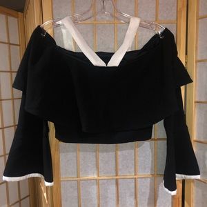 AKIRA Long Sleeve Off Sholder Crop Top